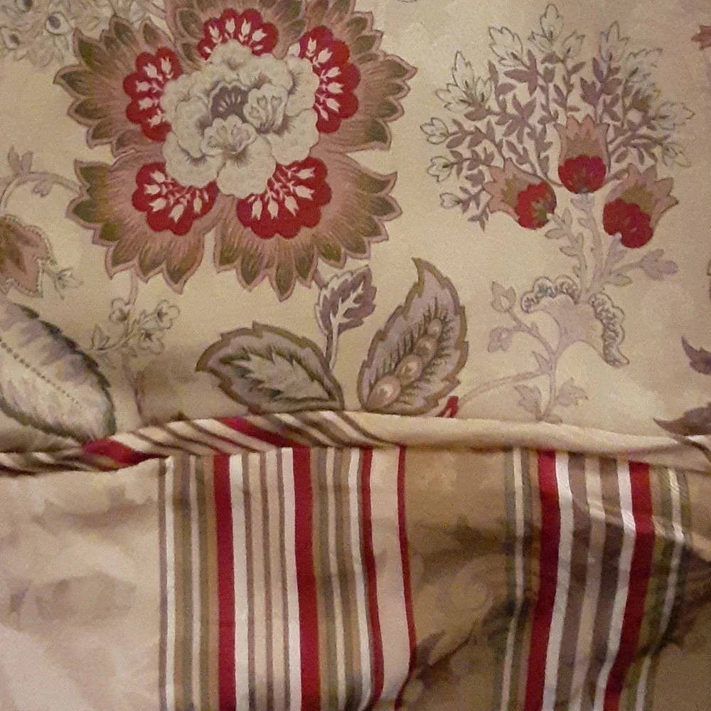 Traditions by Waverly Navarra Antique scallop valance gold red sage stripe NEW …